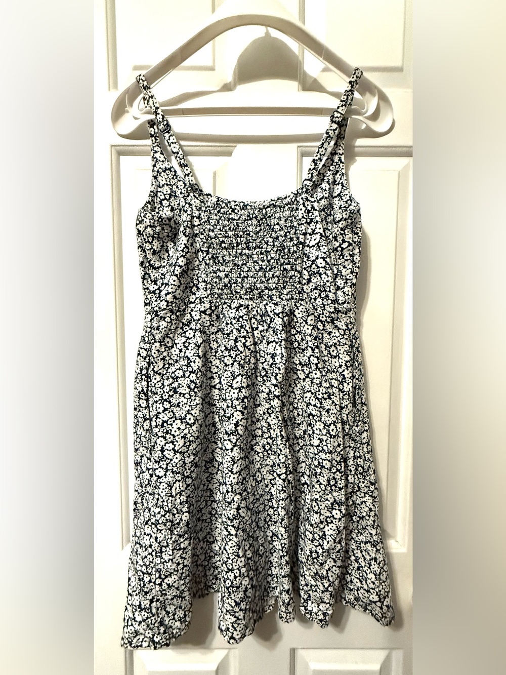 Old Navy Black and White Floral Fit-and-Flare Sundress - Picture 3 of 6